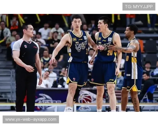 CBA 球迷冲进场外撒钱！原因离谱