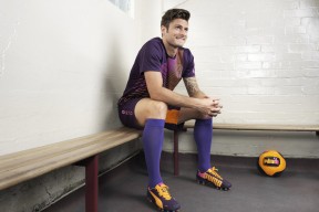 AYX官网-英超战火纷飞：每一次攻门都扣人心弦，英超战术分析